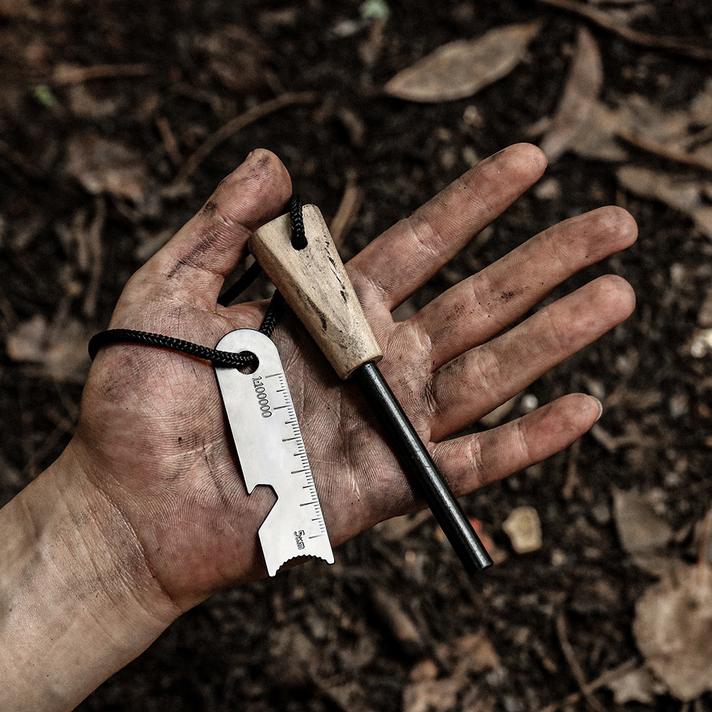 Ferro Rod Fire Starter - Compact Flint & Steel Emergency Fire Starter